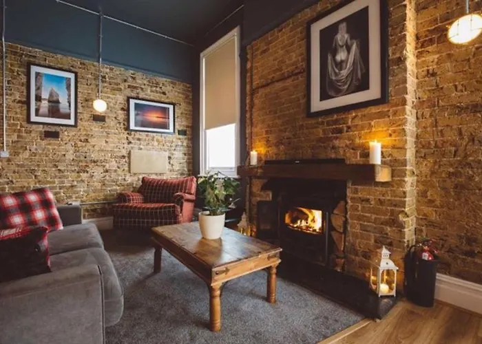 Brooklyn Lodge
